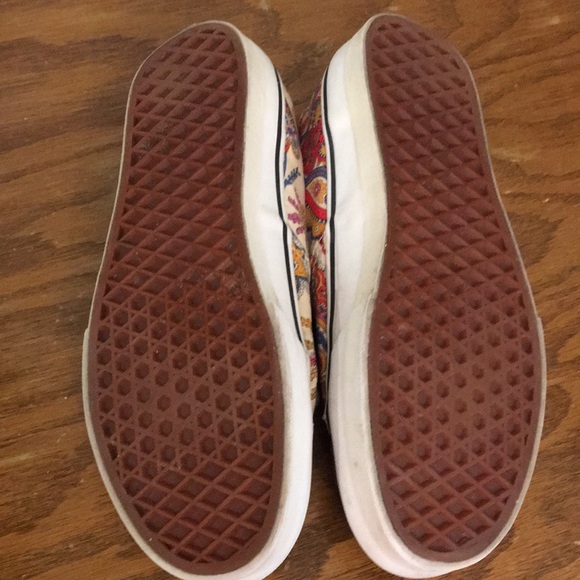 UNISEX VANS SNEAKERS - Picture 7 of 8